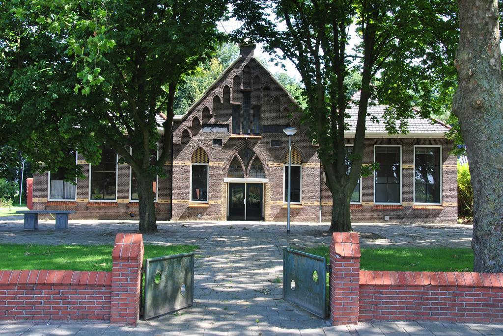 Bed & Breakfast De Oale School Lattrop Zewnętrze zdjęcie